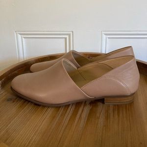 Clarks Nude Leather Loafer Flats Sz 7.5